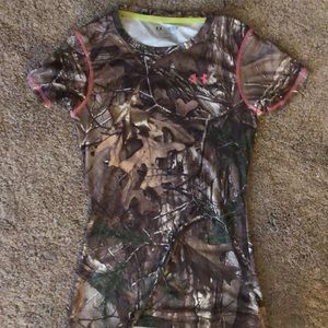 Women’s fitted camo t-shirt